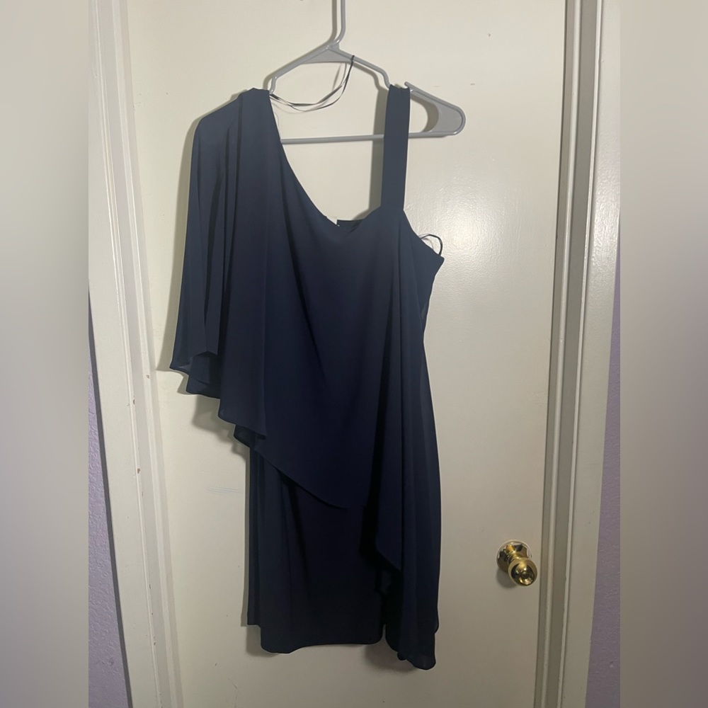Formal dress - Picture 3 of 3